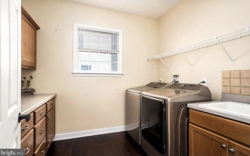 17 Fieldcrest Dr, Columbus NJ  08022-1959 exterior