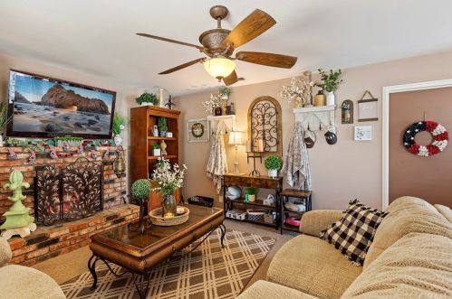 8761 Colorado Ave, Riverside CA 92504-2308 exterior