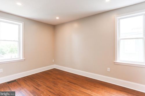 237 Elm St, Lancaster PA  17603-3445 exterior