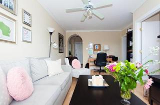 426 Surf St, Chicago IL  60657-6106 exterior