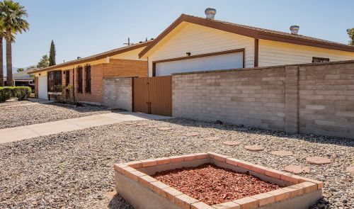 8302 3rd St, Tucson, AZ 85710-2551
