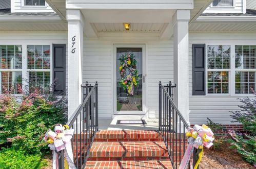 676 Amberdale West Cir, Lumberton, NC 28358-2341