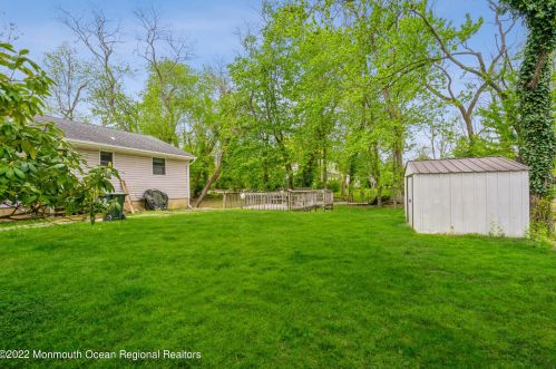 14 Roosevelt Ave, Morganville NJ 07751-9724 exterior