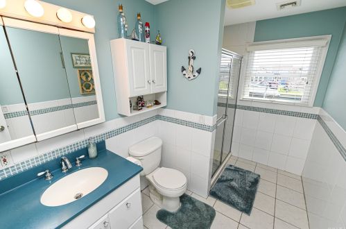 95 Midway St, Babylon NY  11702-4311 exterior