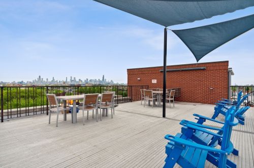 1935 Fairfield Ave, Chicago IL  60647-4204 exterior