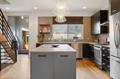 2237 Erie St, Chicago IL 60644-1714 exterior