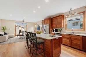 2712 Bryn Mawr Ave, Chicago IL 60659-4414 exterior