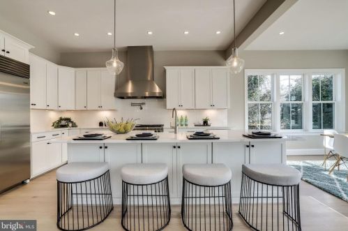 2733 1 St, Arlington VA 22203-2639 exterior