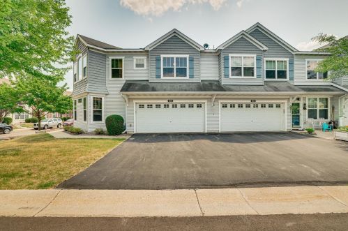 1932 Shamrock Pl, Chaska MN 55318-5405 exterior