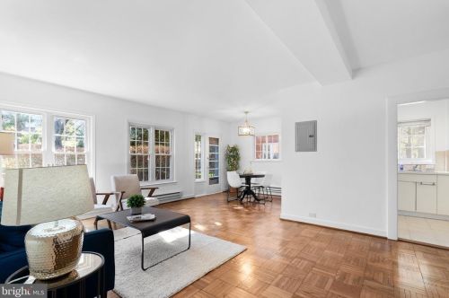 1214 Martha Custis Dr, Alexandria VA  22302-2014 exterior