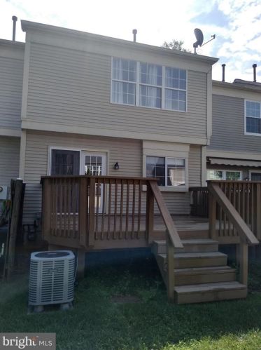 525 Currant Ter, Leesburg, VA 20176-2453