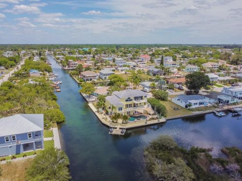 13435 Starfish Dr, Port Richey FL  34667-7606 exterior