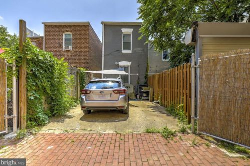 805 T St, Washington DC 20001-3127 exterior