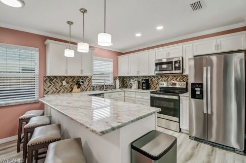 629 95th Ave, Naples FL 34108-2454 exterior