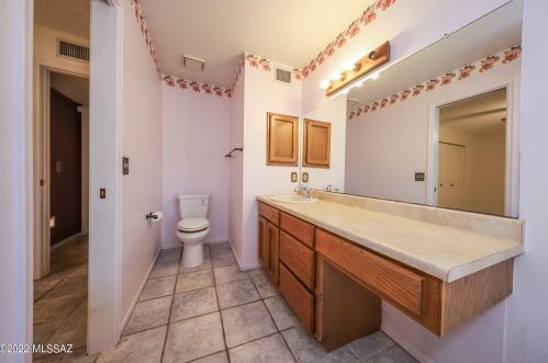 5242 Calle Montuoso, Tucson AZ 85745-9529 exterior