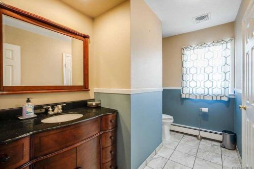 1 Millet St, Huntington Station NY 11746-8021 exterior