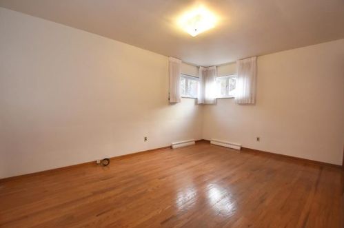 3951 Edge Rd, Pittsburgh PA 15227-3409 exterior