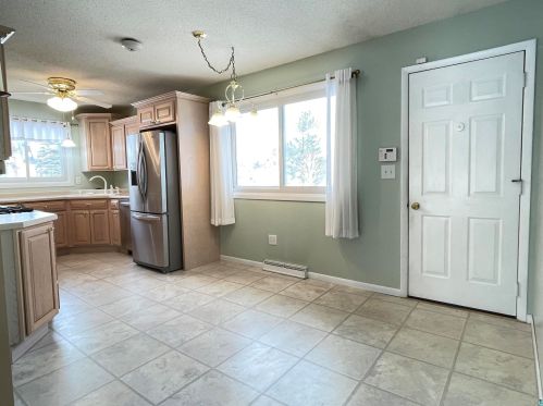 5214 Ivanhoe St, Duluth, MN 55804-1138