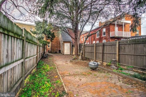 436 Lemon St, Lancaster PA 17603-3345 exterior