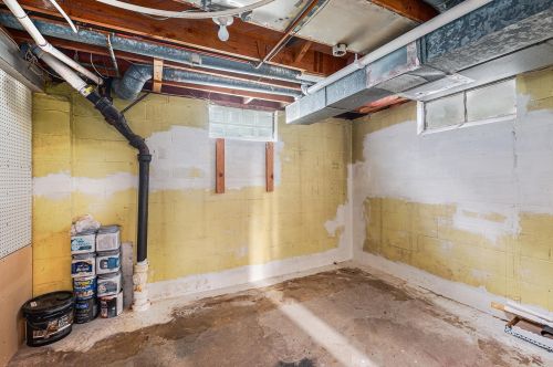 901 Cricklewood St, Wyoming MI exterior