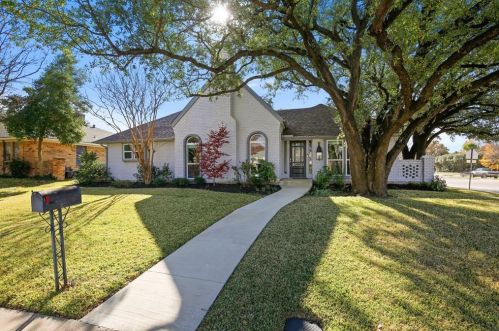 7104 Echo Bluff Dr, Dallas, TX 75248-3004