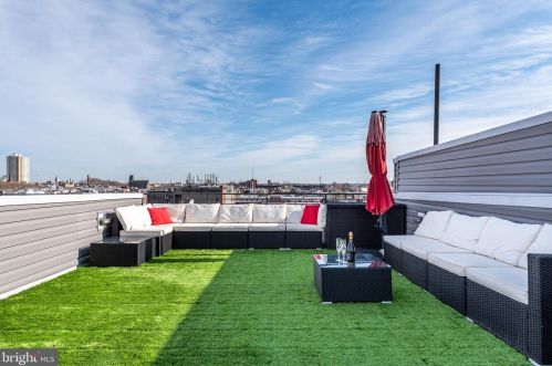 1413 Darien St, Philadelphia PA 19147-5726 exterior