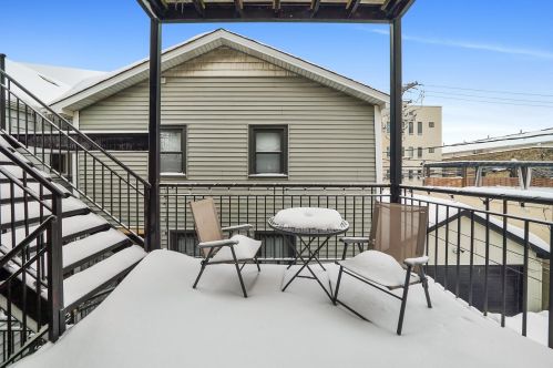 1416 Superior St, Chicago IL  60642-5250 exterior