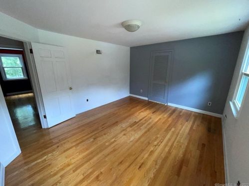 212 Old Ml Rd, Greenwich CT 06830-3342 exterior