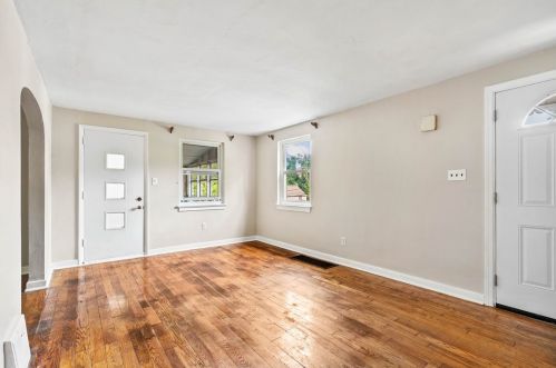 325 Johnston Rd, Pittsburgh PA 15235-1617 exterior