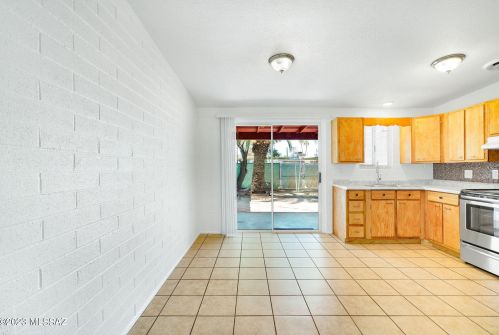 1318 Iowa Dr, Tucson AZ 85706-1415 exterior