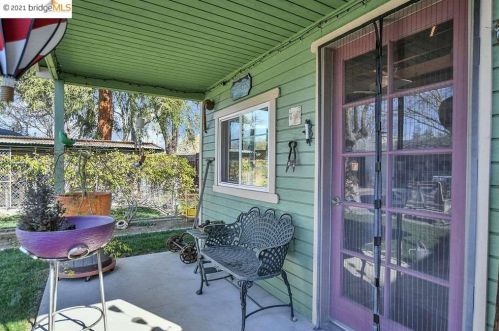 2884 Ln Dr, Concord CA 94518-2106 exterior