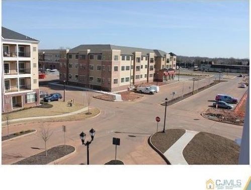 643 Doral Ct, Piscataway NJ  08854-6706 exterior