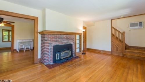 125 Woodlawn Ave, Montclair NJ  07043-2113 exterior