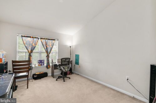 13106 Marcey Crk Rd, Herndon VA 20171-4820 exterior