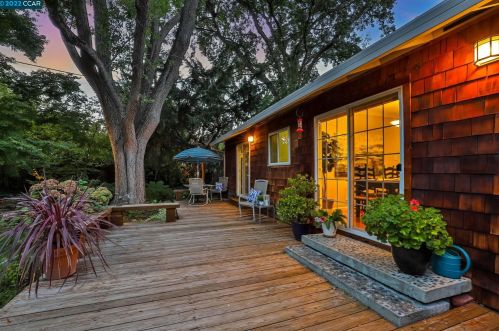 81 Byron Dr, Concord CA 94523-4102 exterior