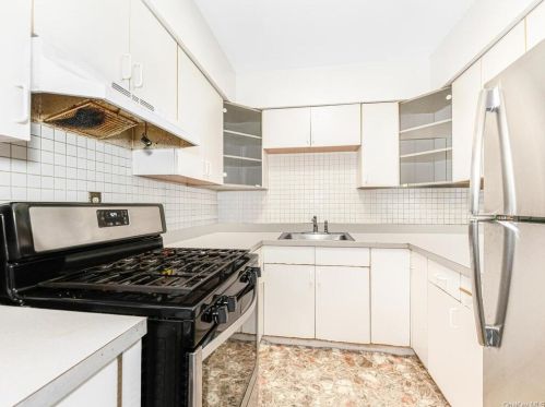 2336 Holland Ave, Bronx NY 10467-8709 exterior