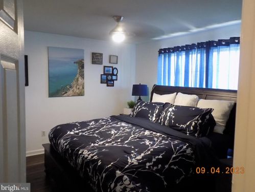 66 Prince St, Littlestown PA 17340-1323 exterior