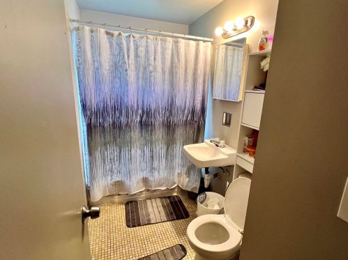 5734 76, Milwaukee WI 53218-2256 exterior