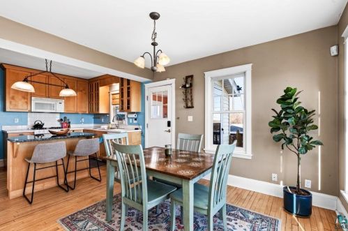 318 8th Ave, Duluth MN 55806-2206 exterior