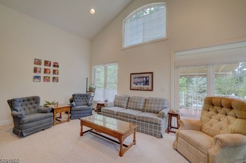 122 Mackenzie Ln, Parsippany NJ 07834-3723 exterior