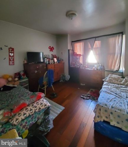 2632 Marshall St, Philadelphia PA 19148-4611 exterior