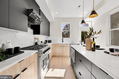 304 T St, Washington DC 20001-1842 exterior