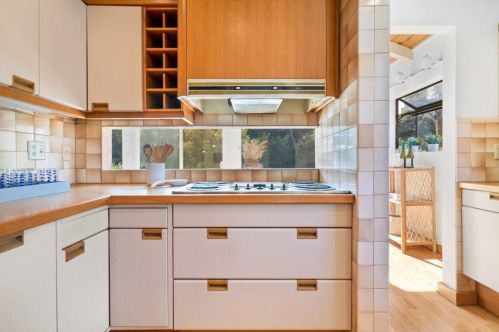 427 Riverview Ave, Capitola CA 95010-2757 exterior