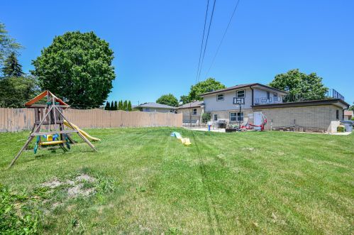 6037 22 St, Milwaukee WI 53233-1914 exterior