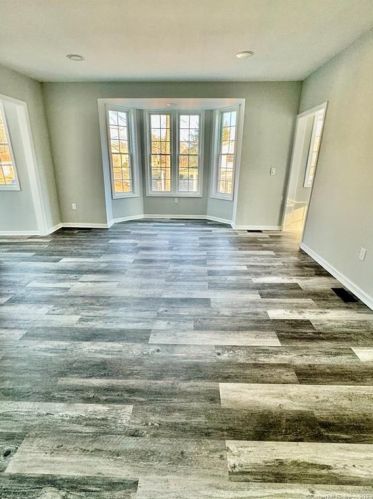 77 Prospect Hill Rd, Windsor CT  06095-1642 exterior