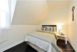 2529 Charleston St, Chicago IL 60647-4111 exterior