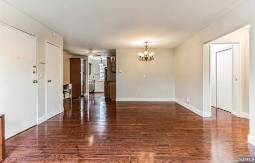 24 Un Ave, Nutley NJ 07110-3325 exterior