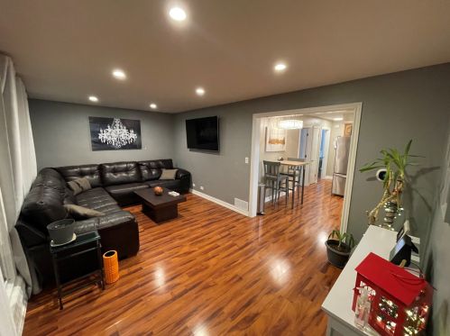 2909 102nd Pl, Chicago, IL 60655-3758