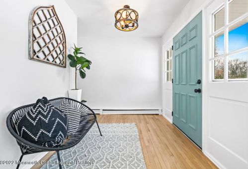 284 Pelican Rd, Middletown NJ 07748-3040 exterior