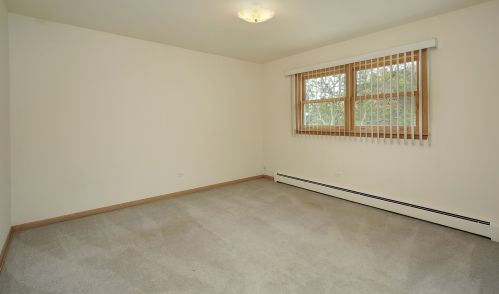 8512 Berwyn Ave, Chicago IL 60656-2513 exterior